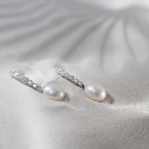 Cercei argint cu perle naturale albe si cristale cu tortita DiAmanti SK23217EL_W-G (Argint 925‰ 2,9 g.)